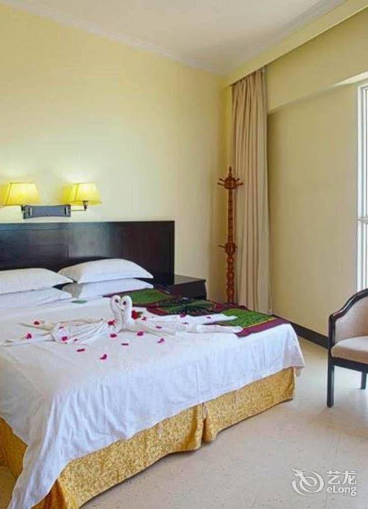 Sanya Jingwei Hotel - Санья Экстерьер фото